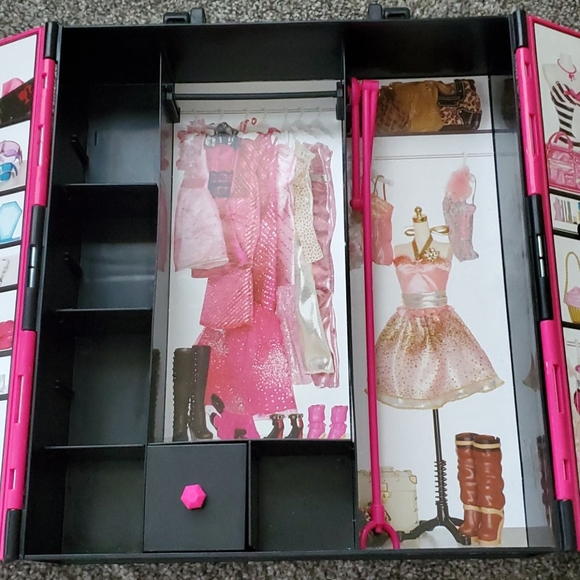 Barbie Wardrobe - Picture 6 of 8